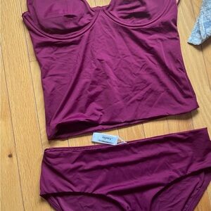 Andie 2 piece tankini size medium. New